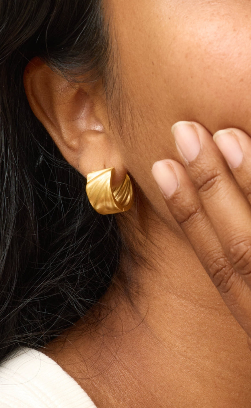 ENAMEL Copenhagen Øreringer - Wave Wide Medium - Gold Plated