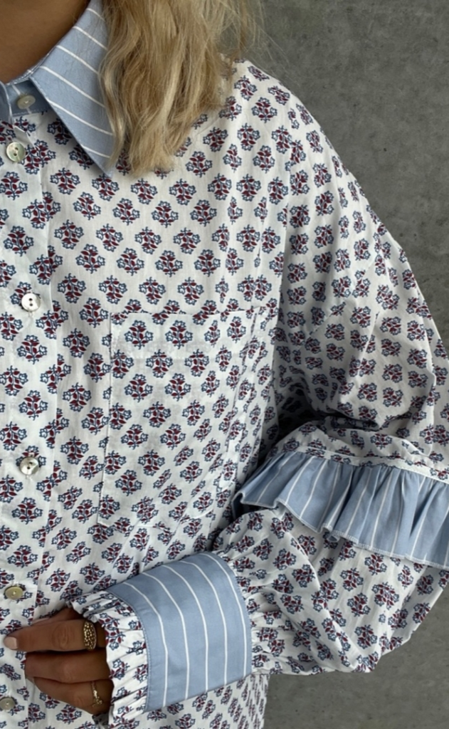 Stories From The Atelier Skjorte - The Camolille - Blue