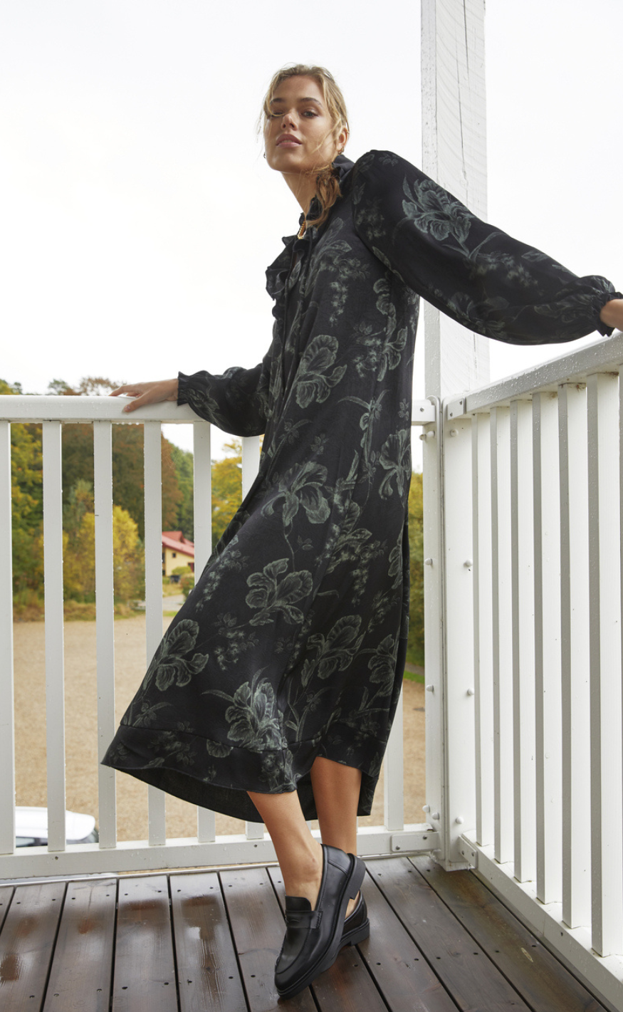 Love & Divine Kjole - Love1194-2 - Black/Green Flower