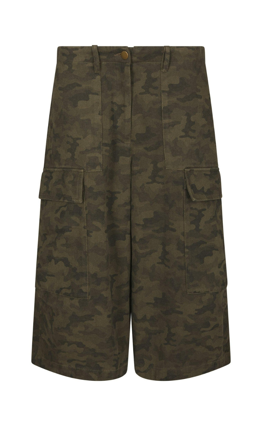 Neo Noir Shorts - Islana - Camou
