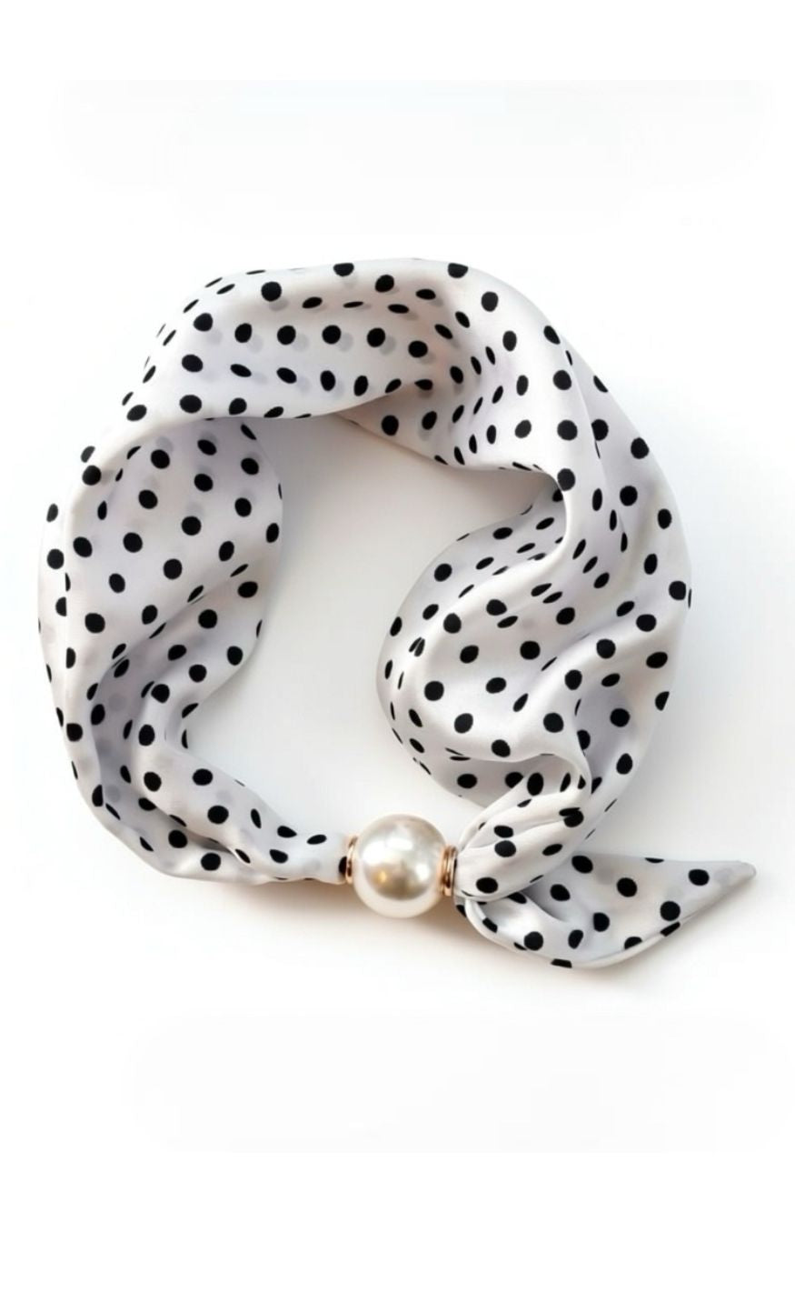 Tim & Simonsen Skjerf - Chloe Scarf w. Magnetic Pearl - Small Dot White
