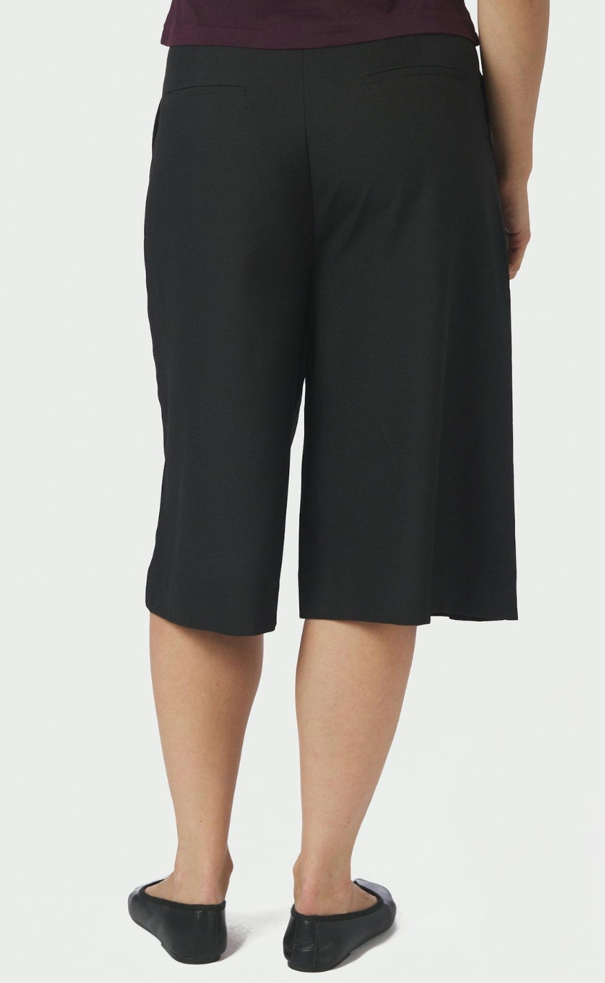 Neo Noir Shorts - Rima Solid - Black