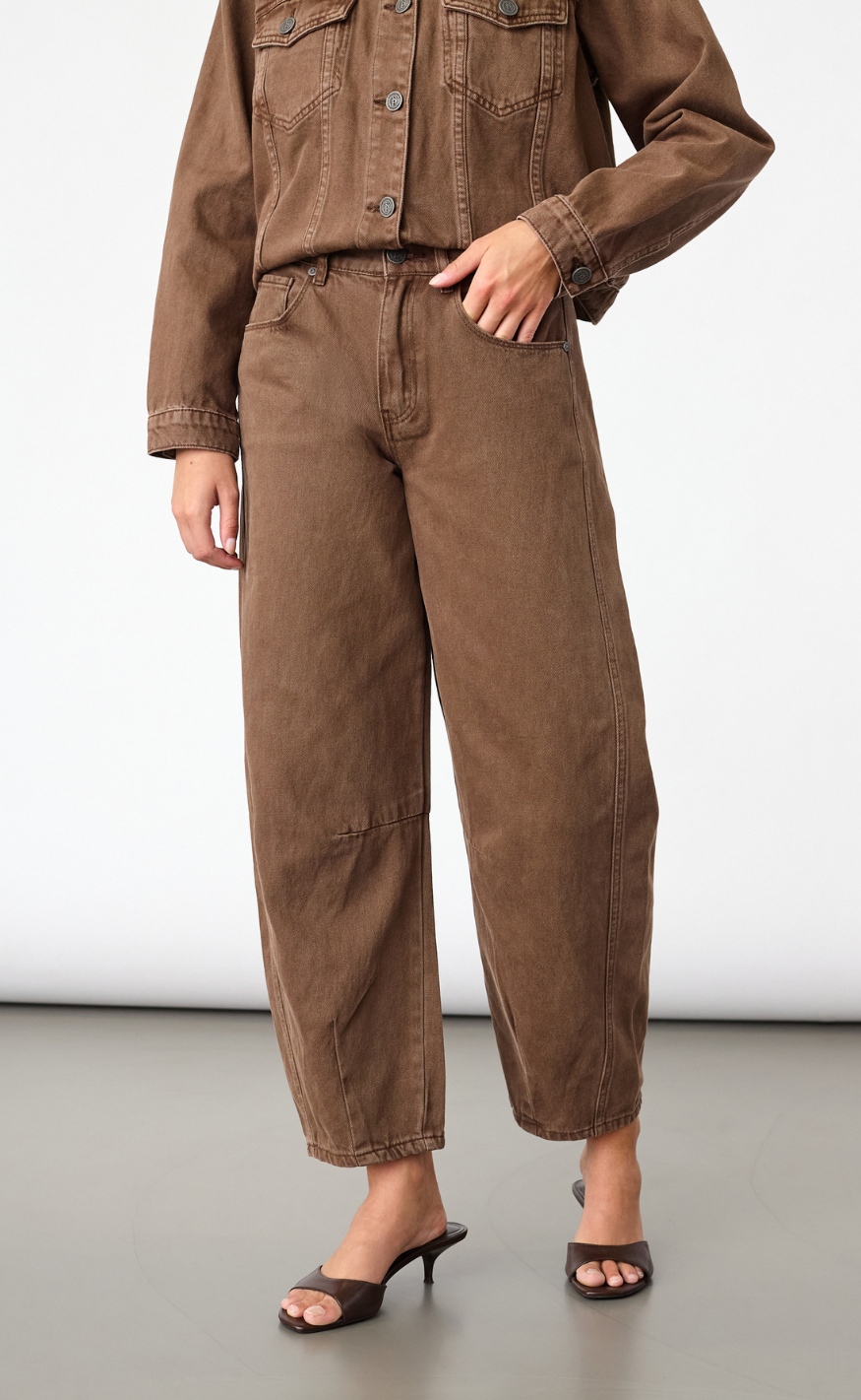 Sisters Point Bukser - FIORA-BARREL2 - Brown Wash