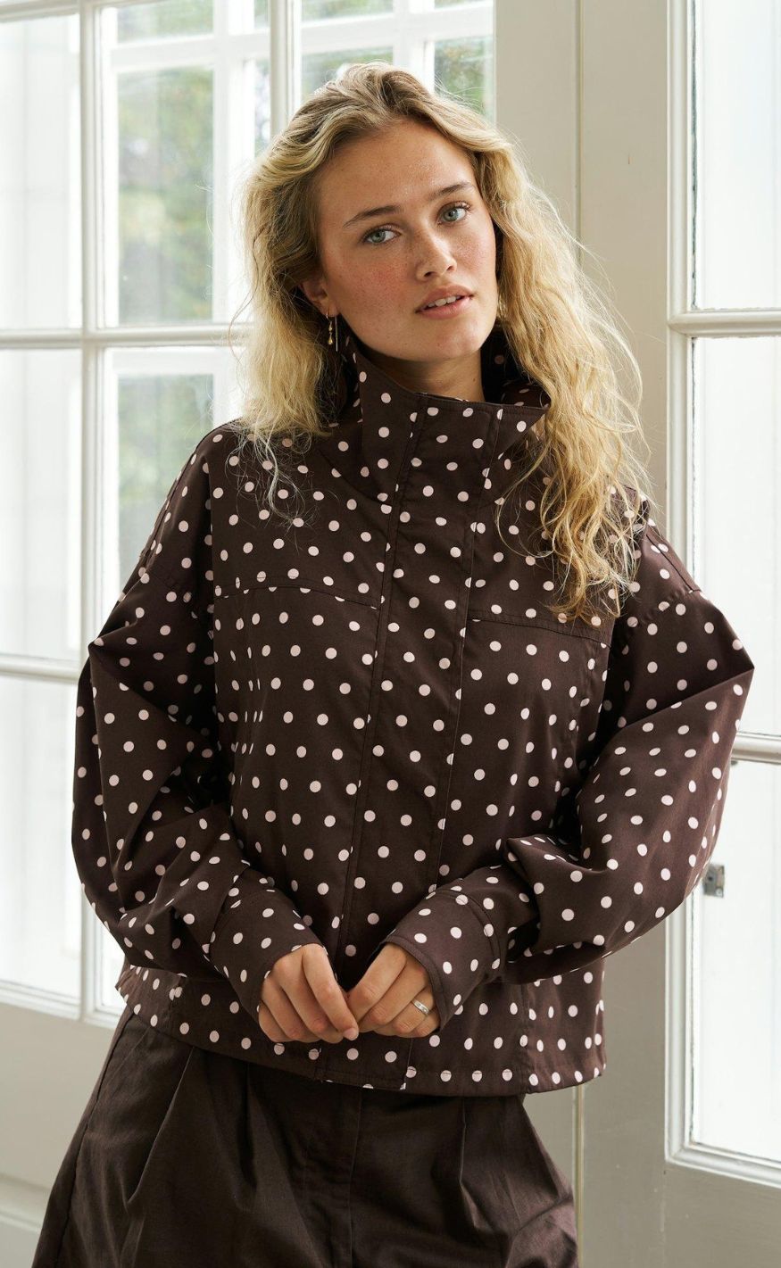 Neo Noir Jakke - Callisa Dot - Brown