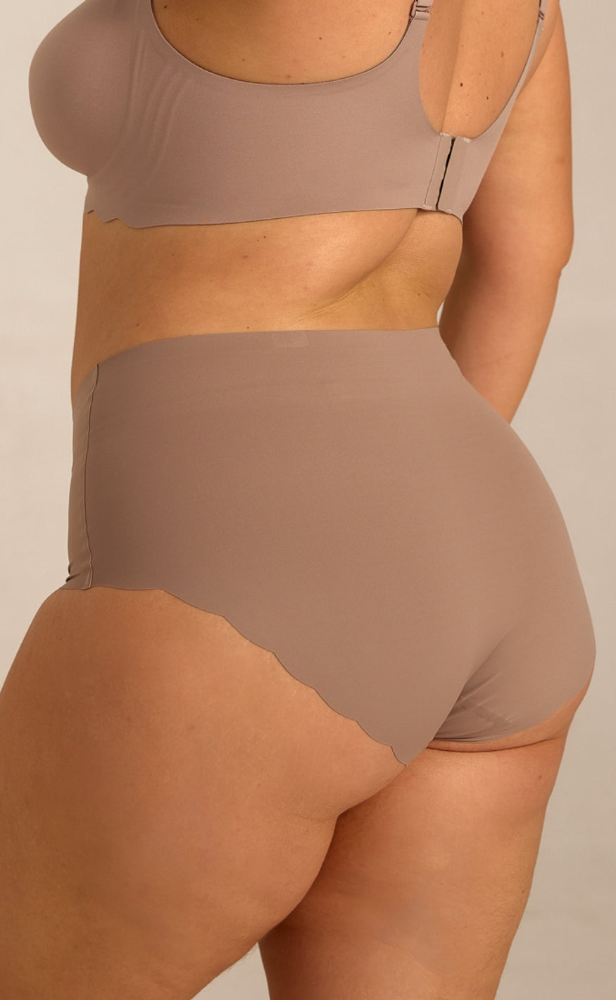 FemiFemme Truse - Invisible Highwaist Maxi - Mocha