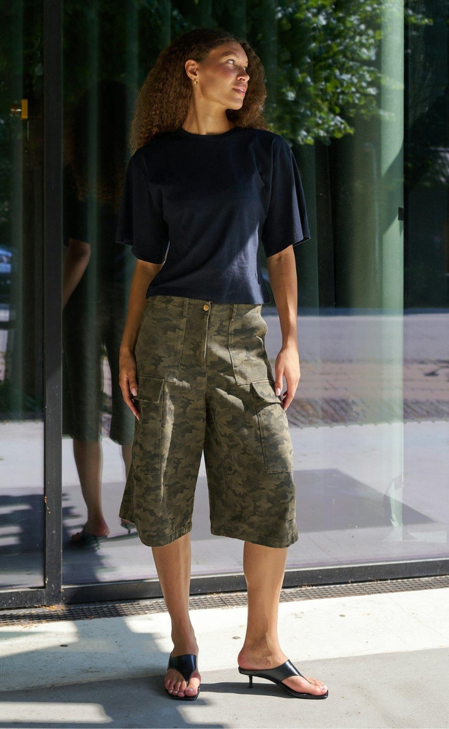 Neo Noir Shorts - Islana - Camou