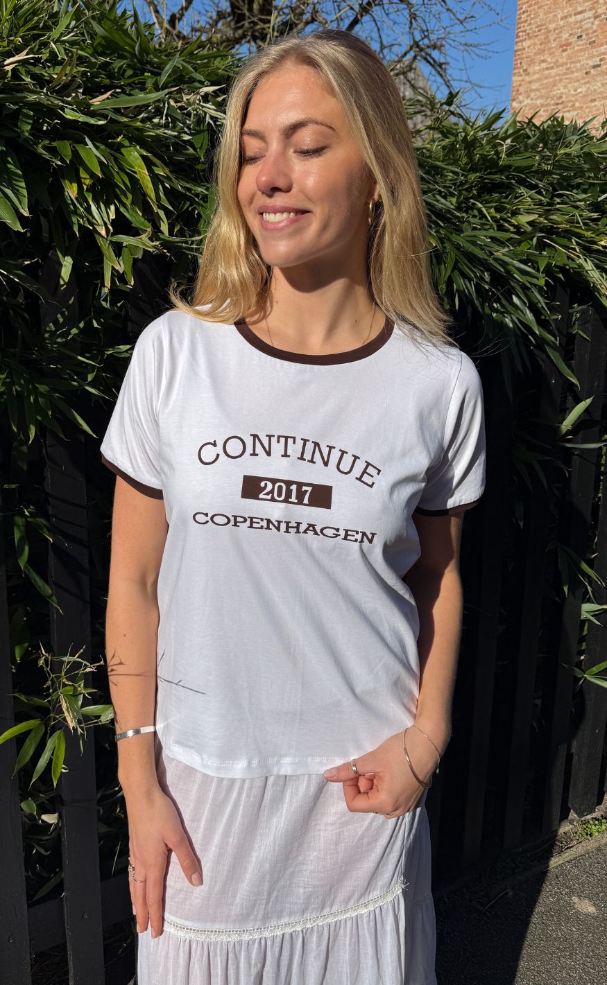 Continue T-shirt - Dea - White w. Brown