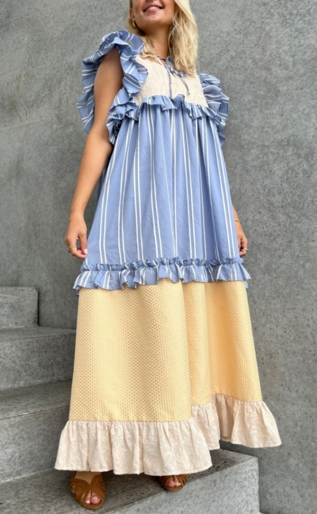 Stories From The Atelier Kjole - Heart Dance - Beige/Light Blue