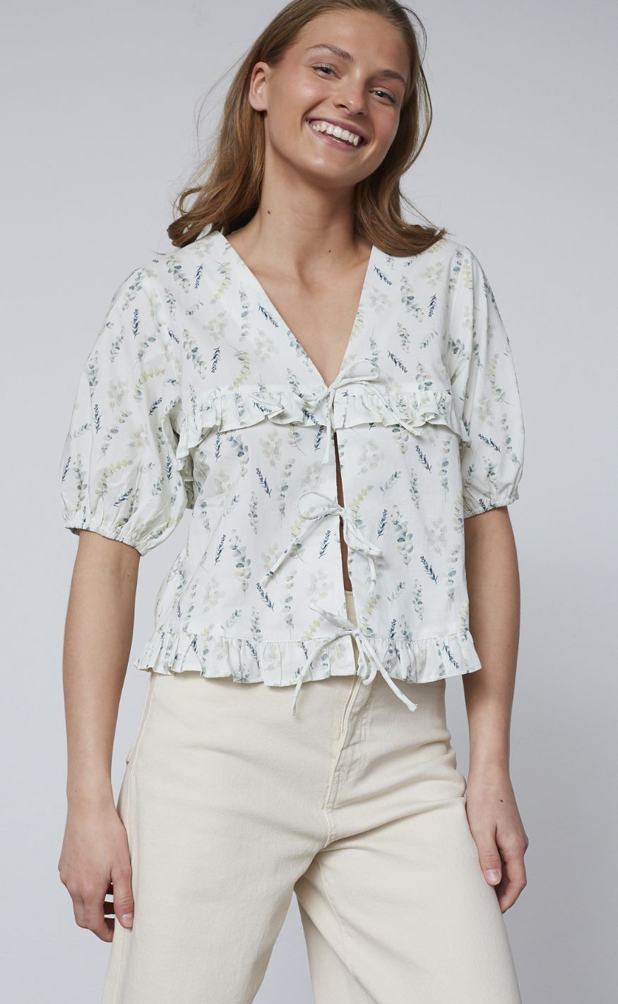 Sisters Point Topp - INUSA-TIE2 - Cream/Flower