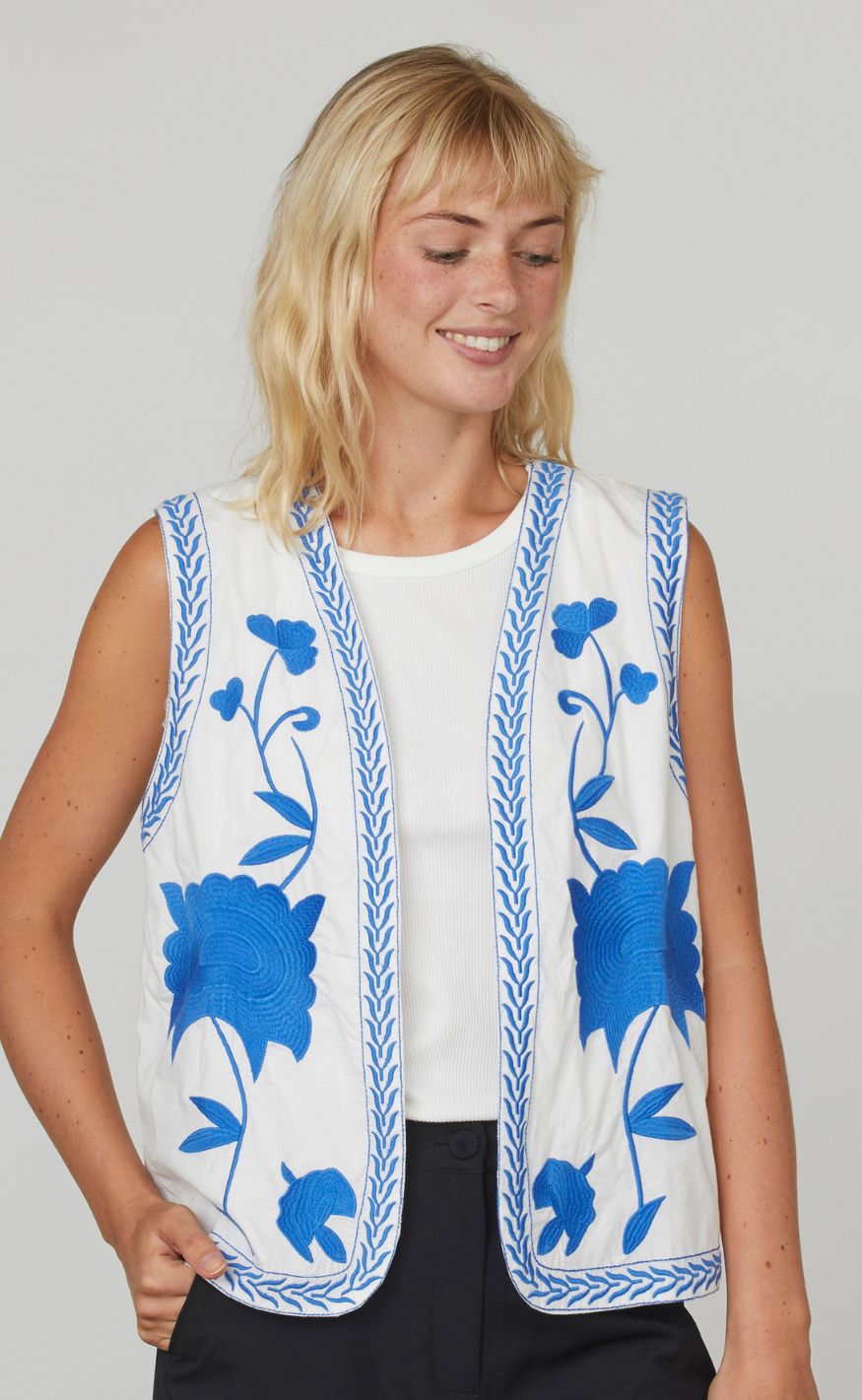 Sisters Point Vest - SAVANA-VE - White/Blue