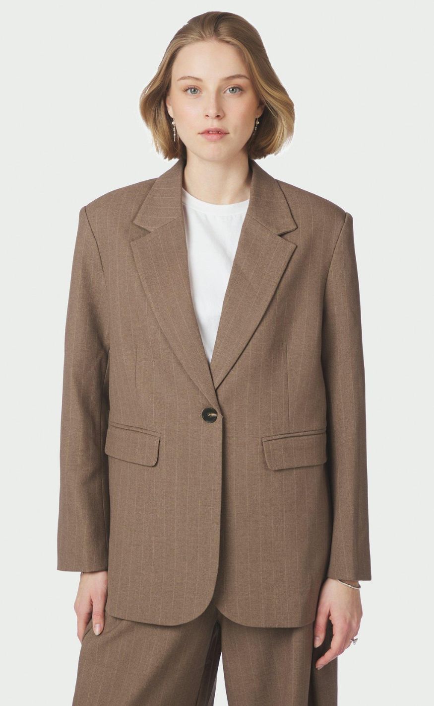 Neo Noir Blazer - Gaby Pinstripe - Taupe