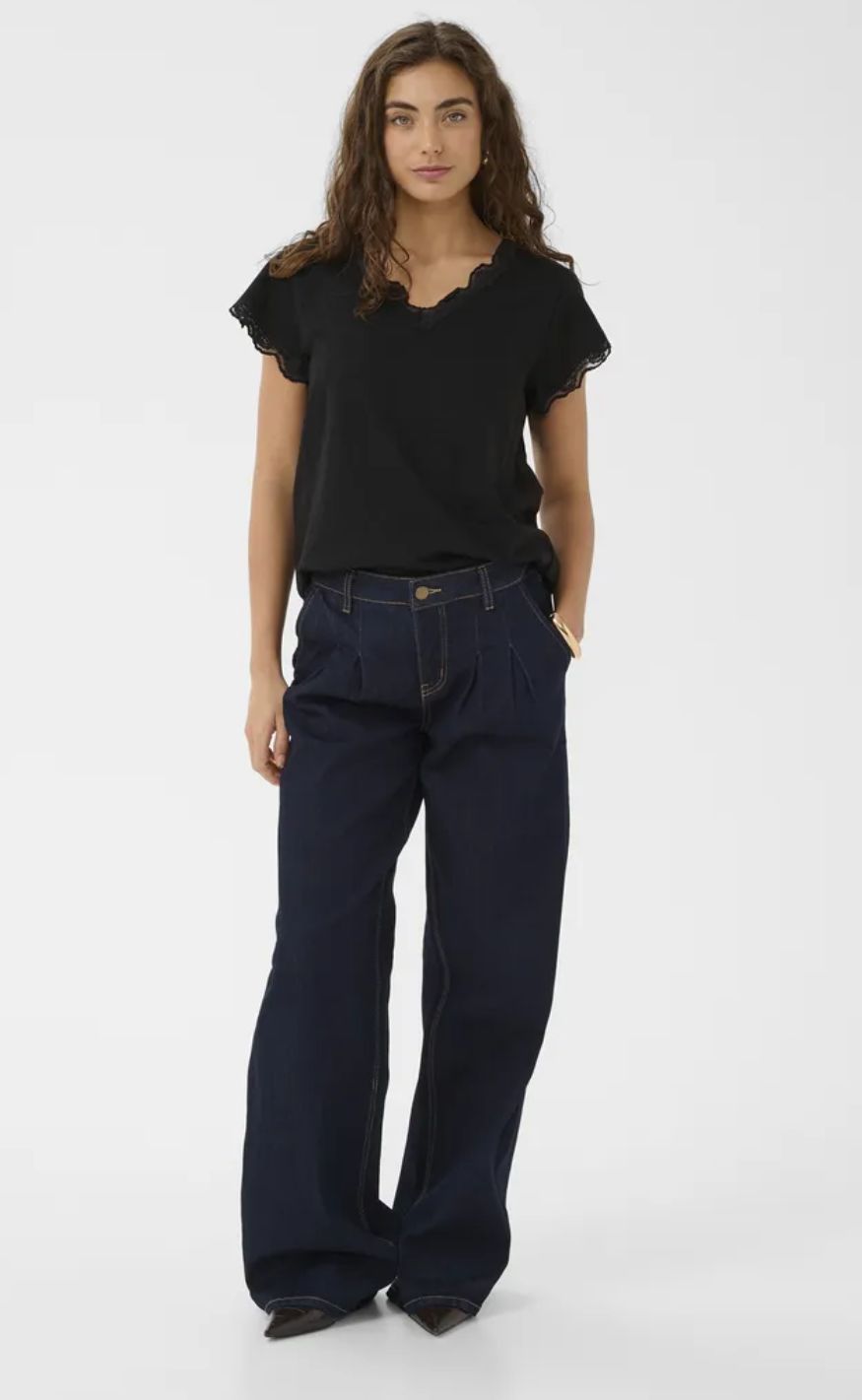 Culture T-shirt - Biana Lace - Black