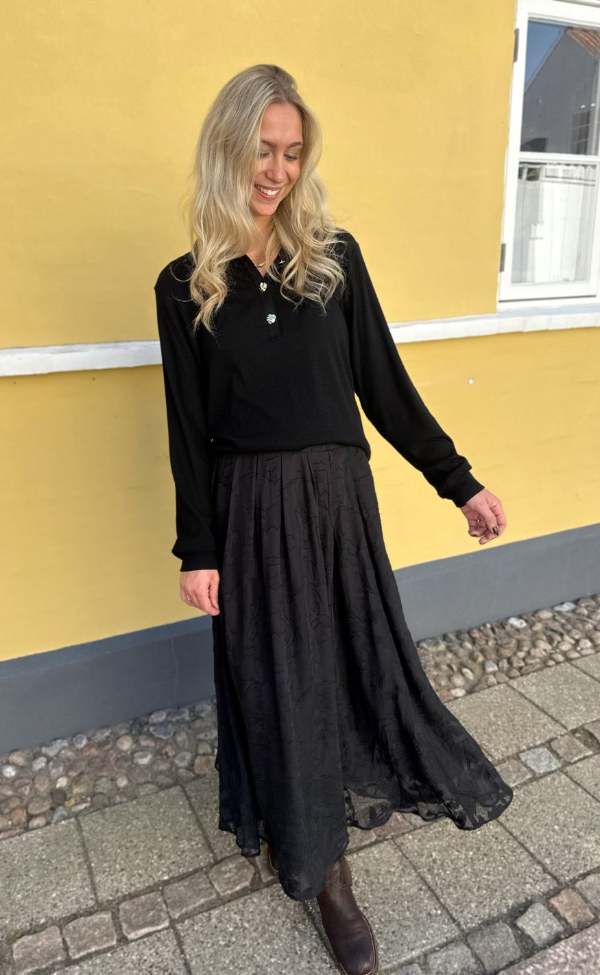 Say INA Copenhagen Bluse - Mira Polo - Black w. Gold Button