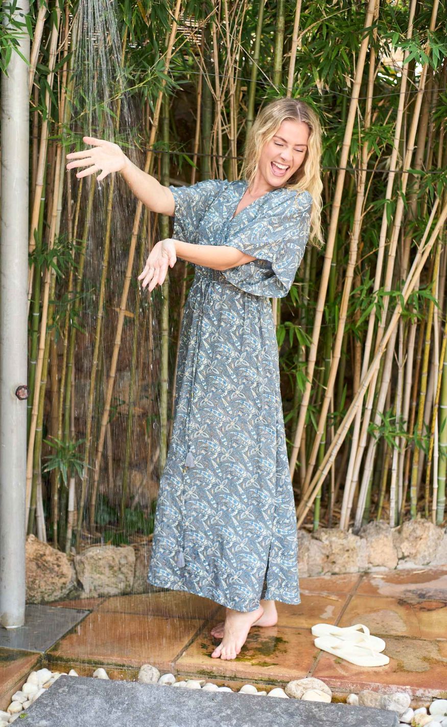 Black Colour Kjole - Luna Long V-neck - Glory Blue