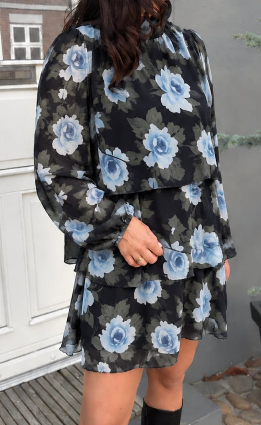Say INA Copenhagen Kjole - Inez - Black W. Blue Flowers