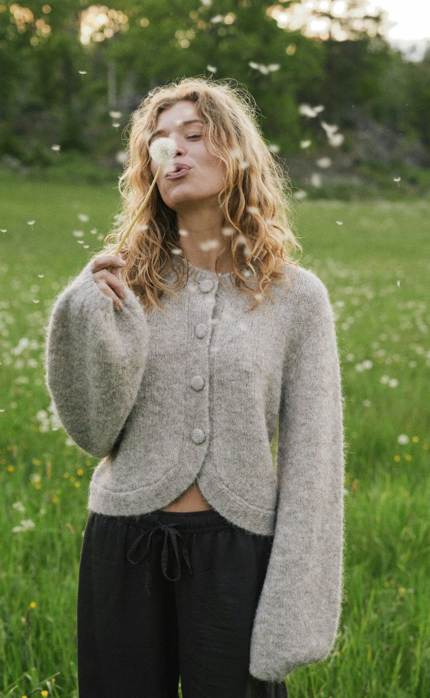 Neo Noir Cardigan - Gio Fluffy Knit - Beige Melange