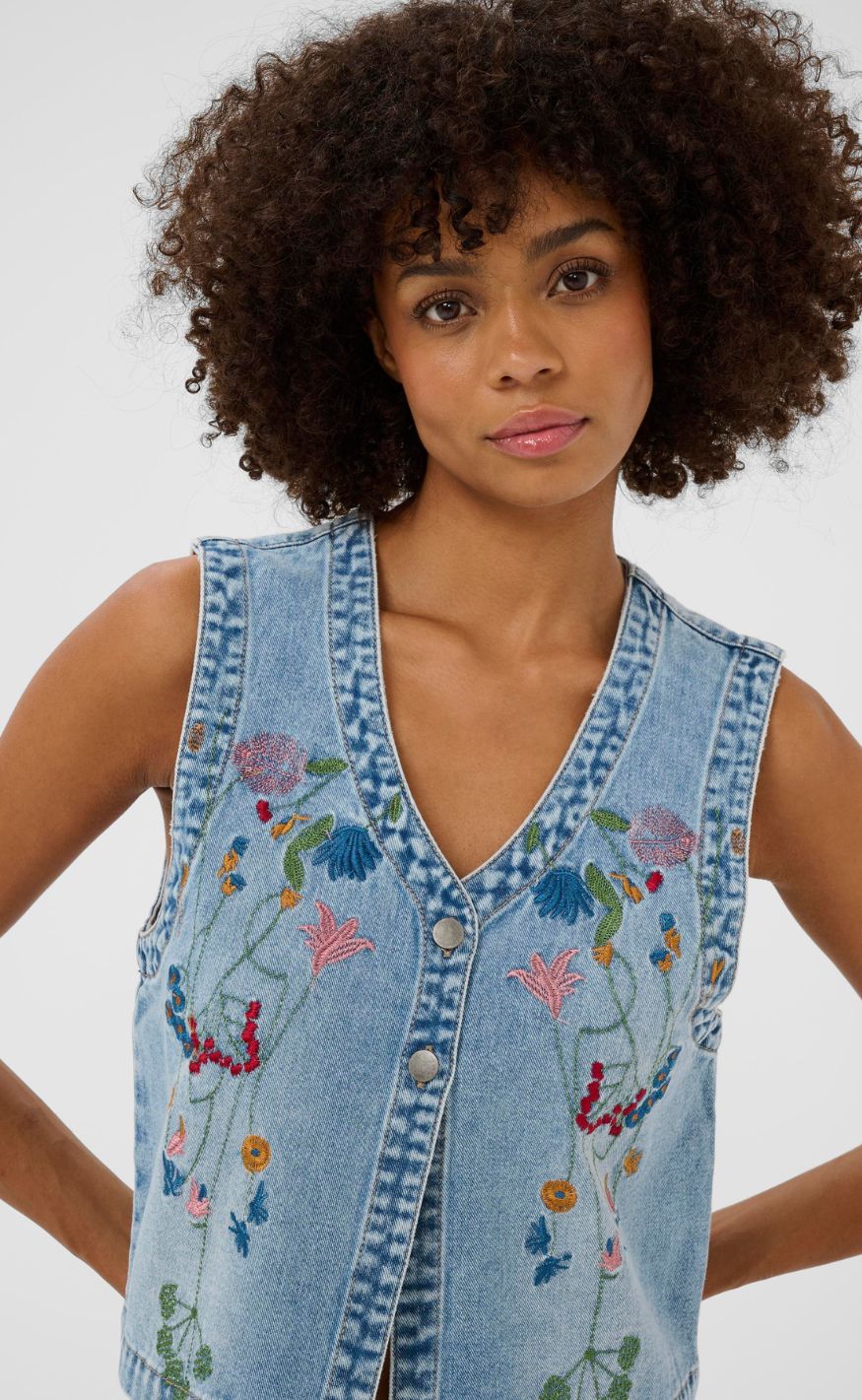 Culture Vest - Tiala Aniceta - Light Blue Wash