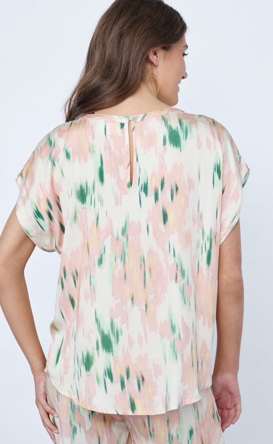 Sisters Point Topp - EMILY-SS - Green / Coral Graphic