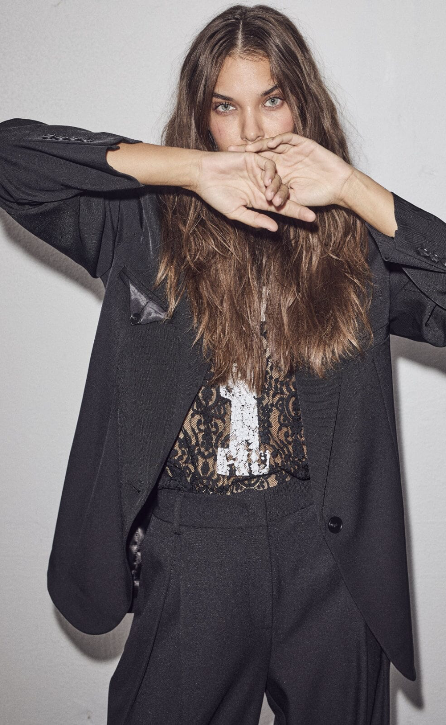 Haute L'Amitié T-Shirt - Lace Football - Black
