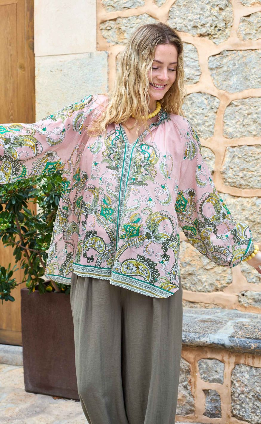 Black Colour Bluse - Betty - Rose