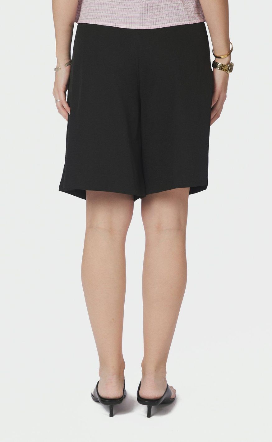 Neo Noir Shorts - Nika Bermuda - Black