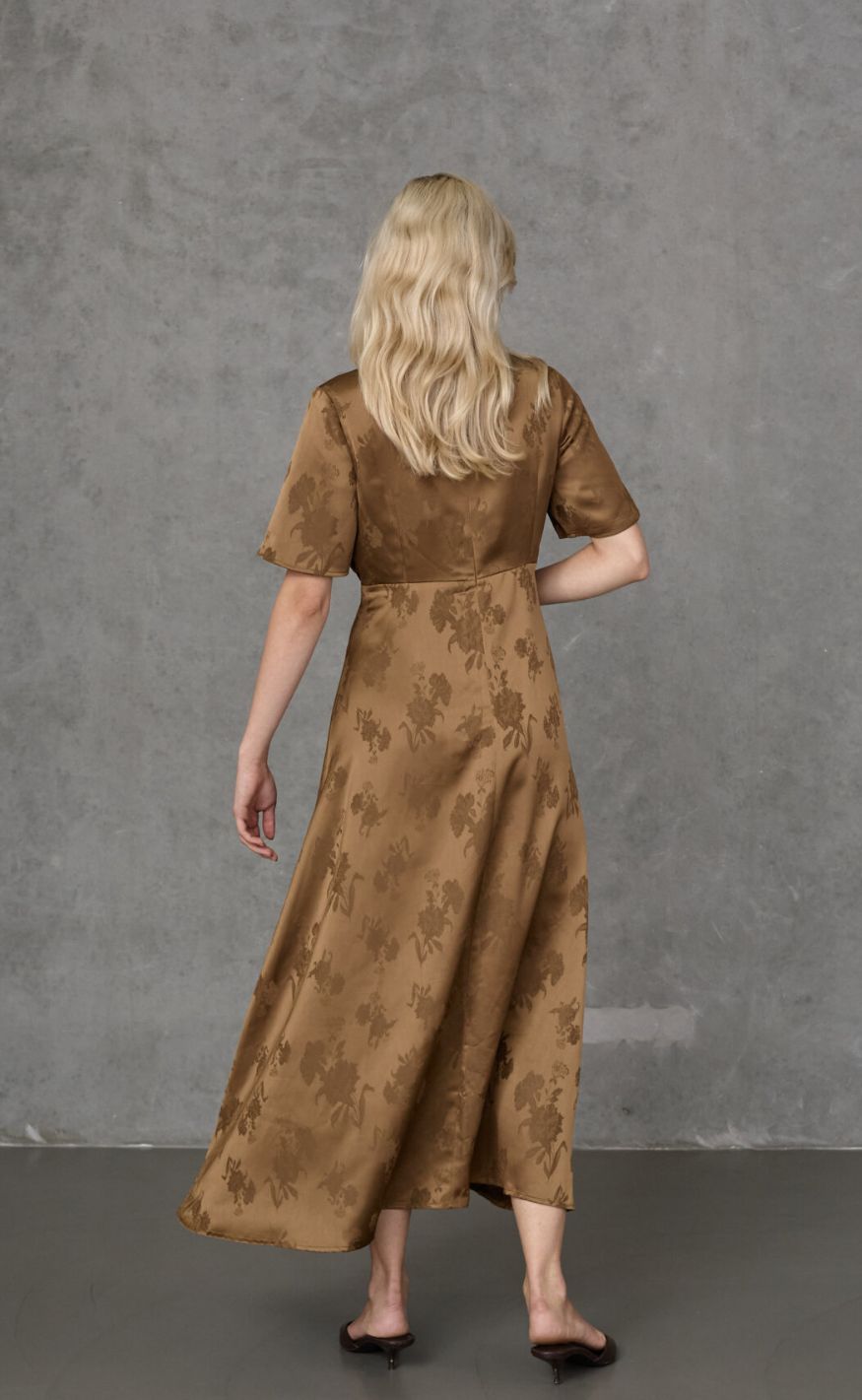 Love & Divine Kjole - Love1561-2 - Brown Flower