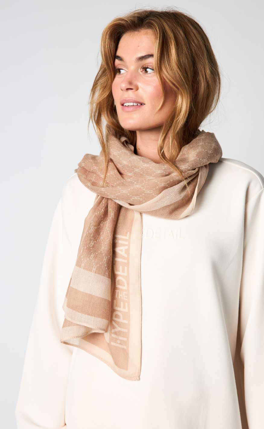 Hype The Detail Skjerf - 950-83 - Beige