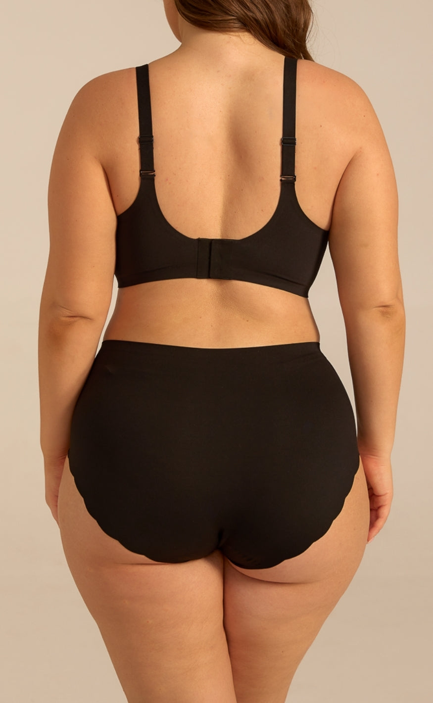 FemiFemme BH - SoftScallop Full Coverage Bøjlefri - Black