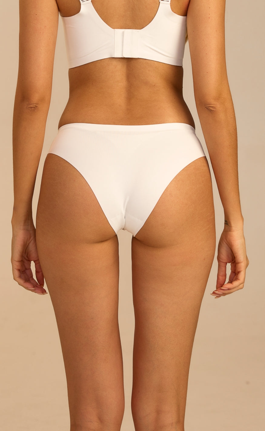 FemiFemme Truse - Invisible Soft Brazilian String - White
