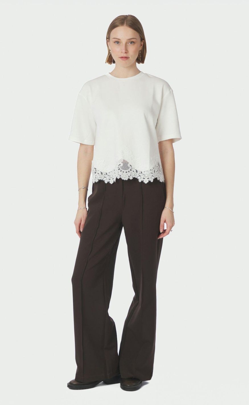 Neo Noir T-shirt - Iria Lace - White