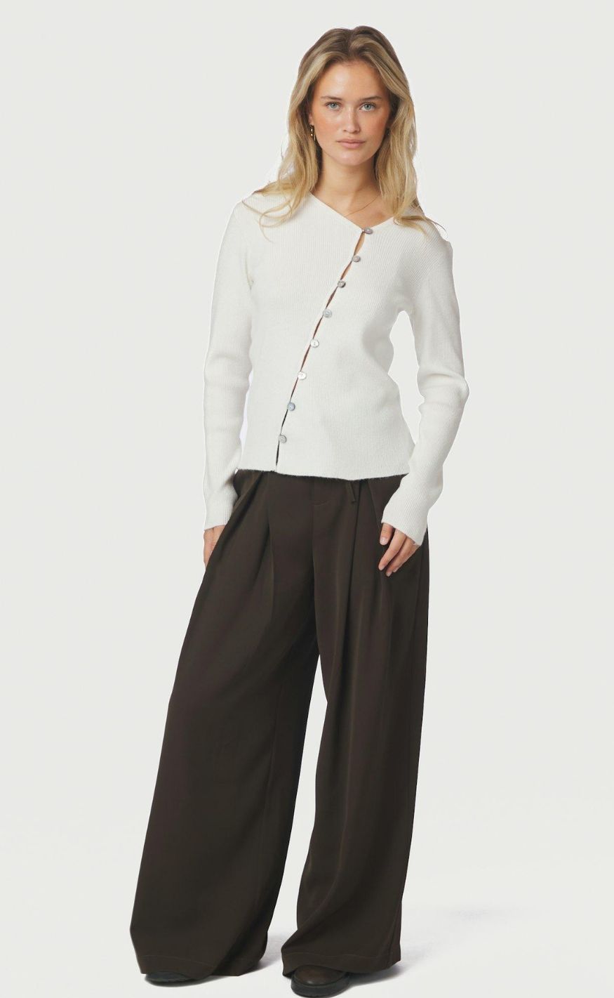 Neo Noir Cardigan - Millera - Off White