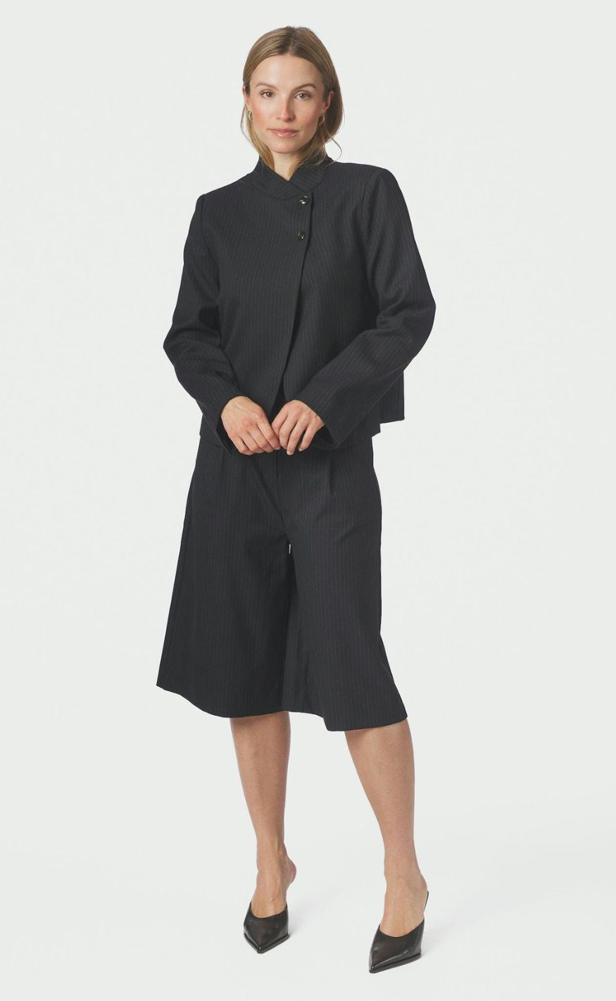 Neo Noir Shorts - Rima Slim Pinstripe - Dark Navy