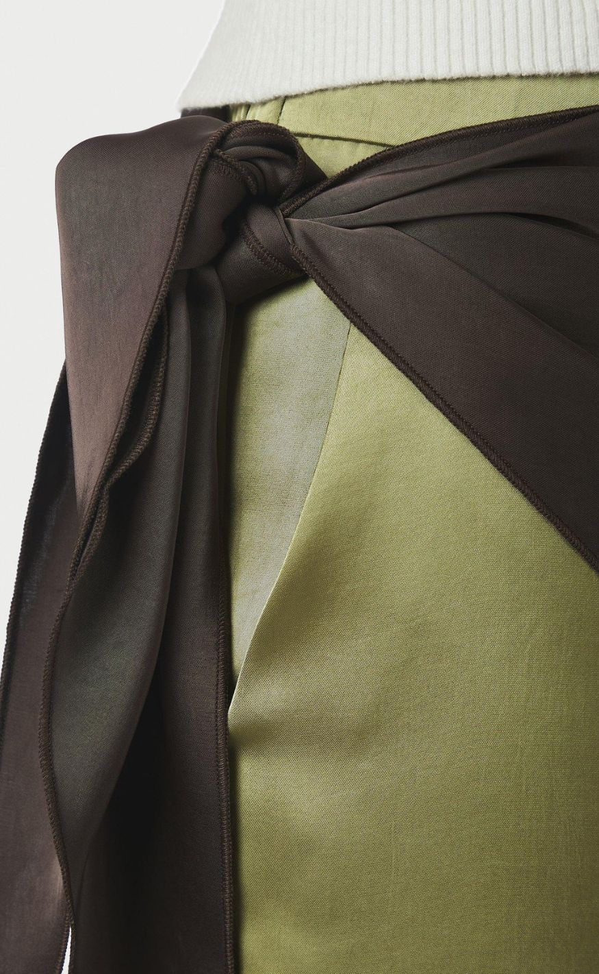 Neo Noir Skjerf - Serina Heavy Sateen - Dark Brown