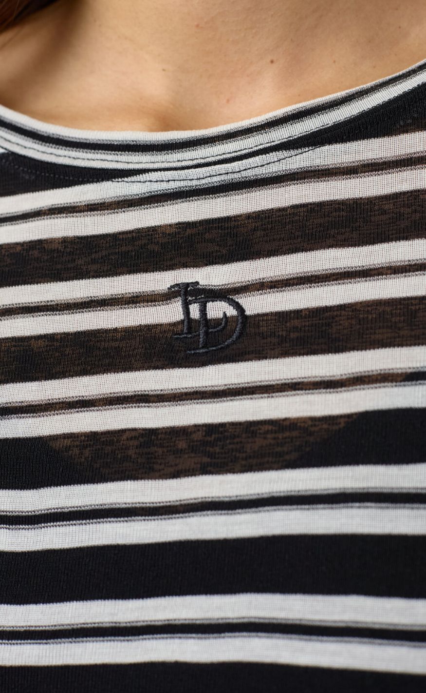 Love & Divine T-shirt - Love1625 - Black Stripes
