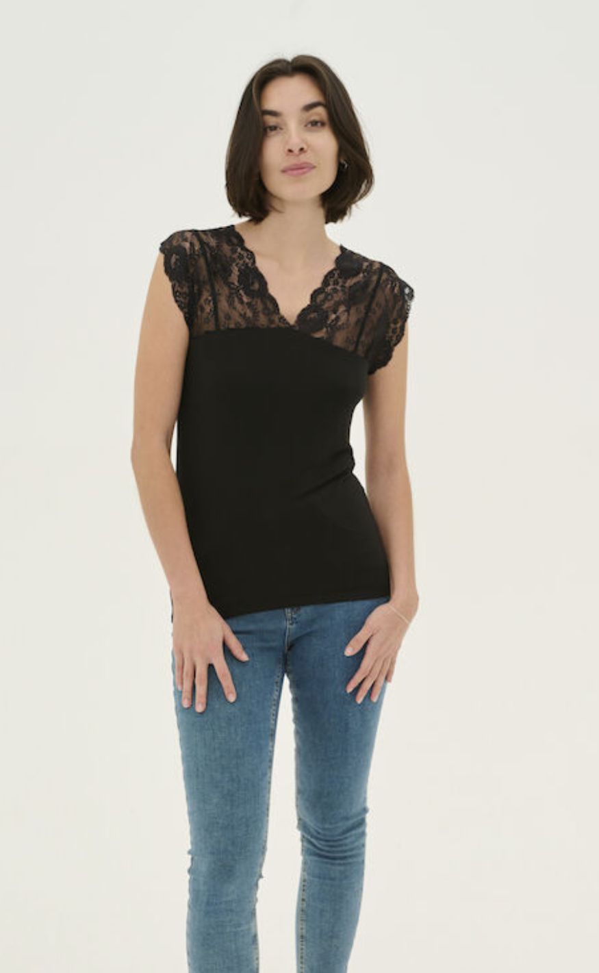 Culture Topp - Poppy Lace - Black