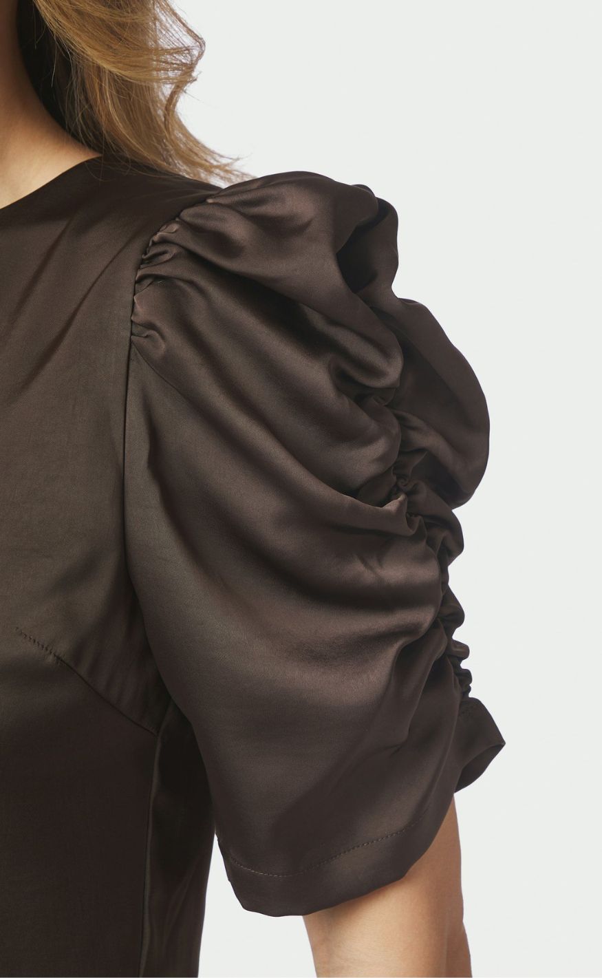 Neo Noir Bluse - Benua Heavy Sateen - Dark Brown