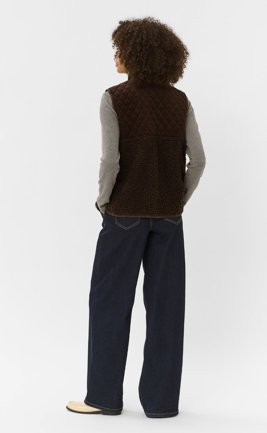 Culture Vest - Lenia - Coffee Bean