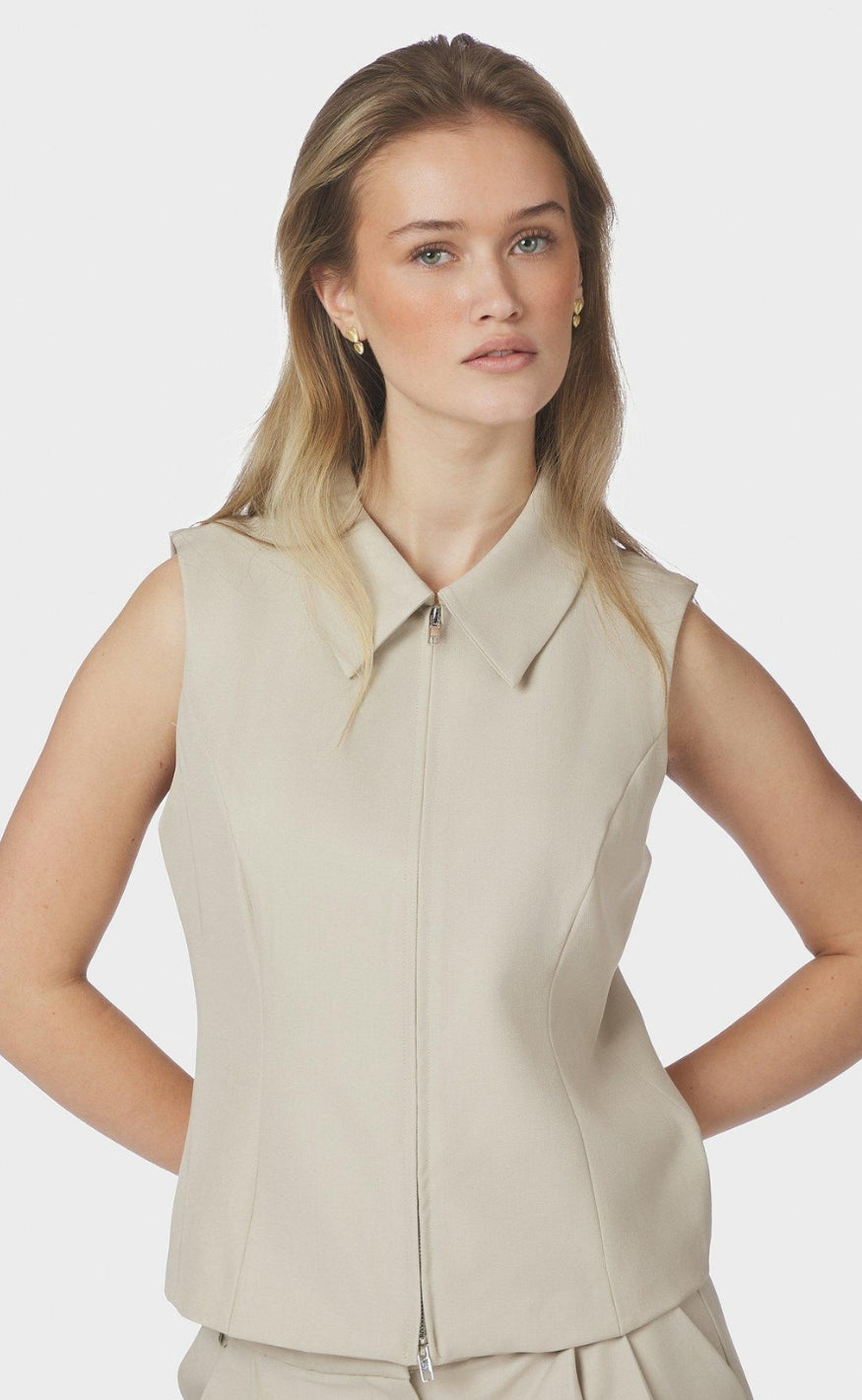 Neo Noir Vest - Annabella Structure - Creme