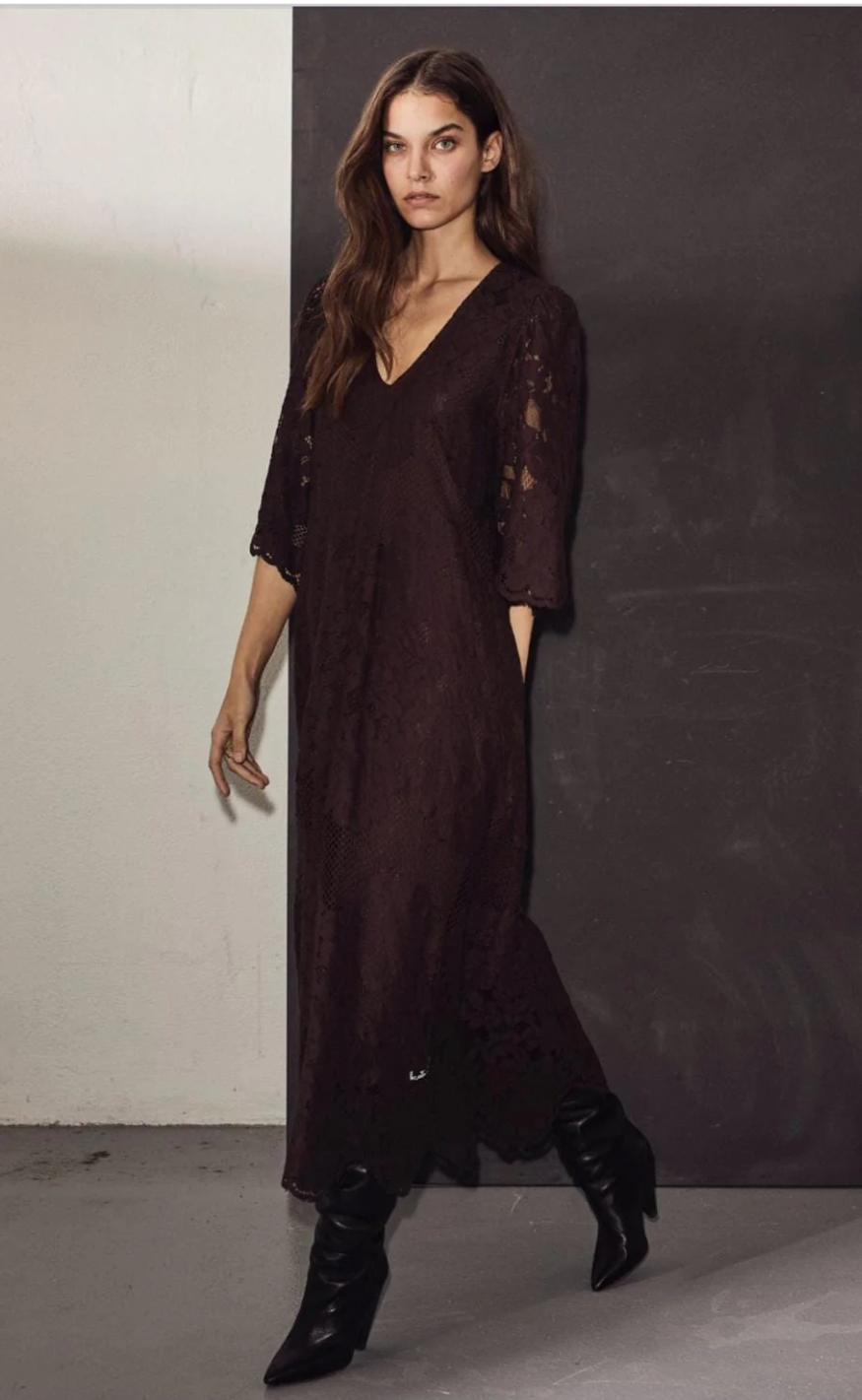 Haute L'Amitié Kjole - Curvey Lace Hem - Mocca