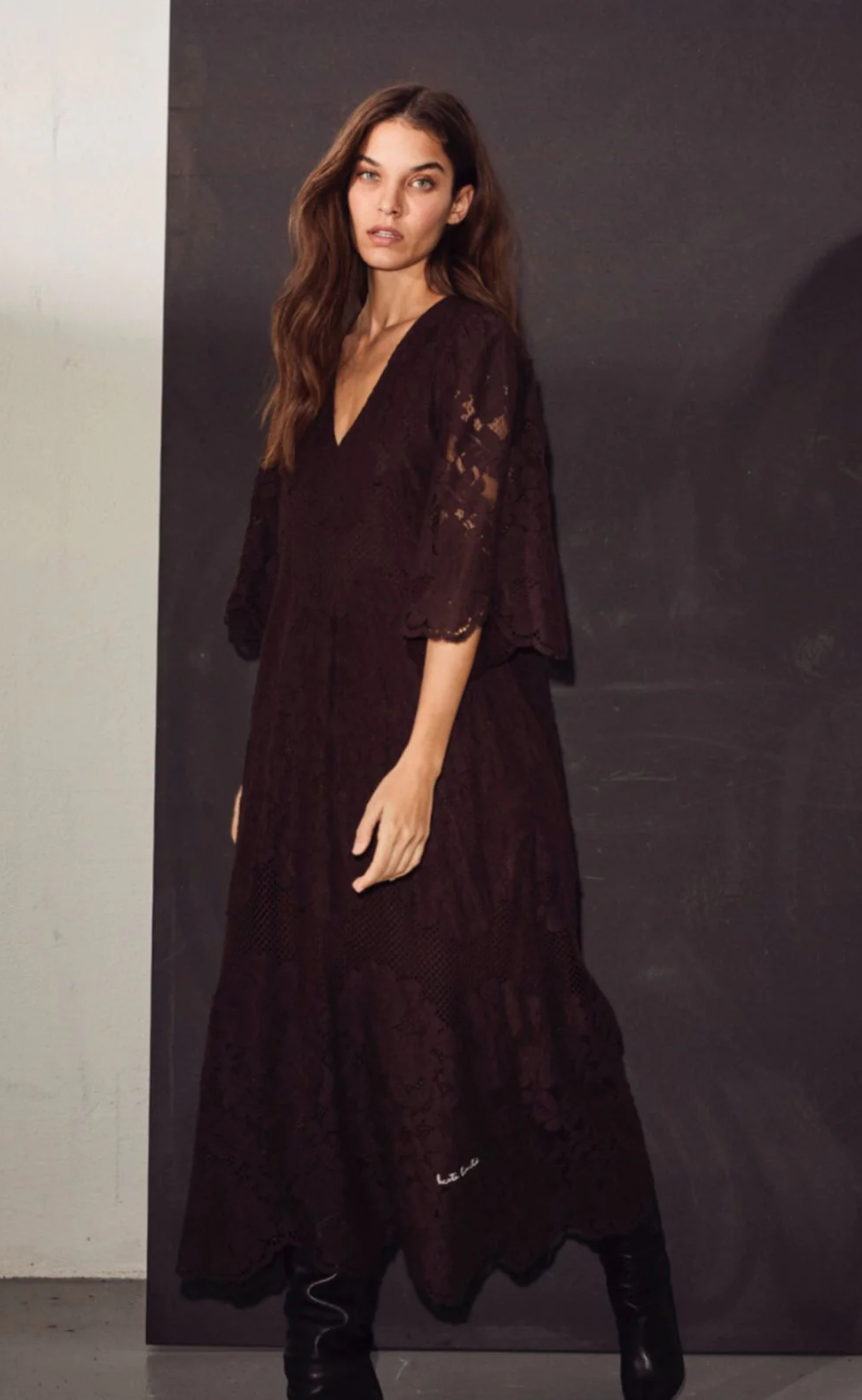 Haute L'Amitié Kjole - Curvey Lace Hem - Mocca
