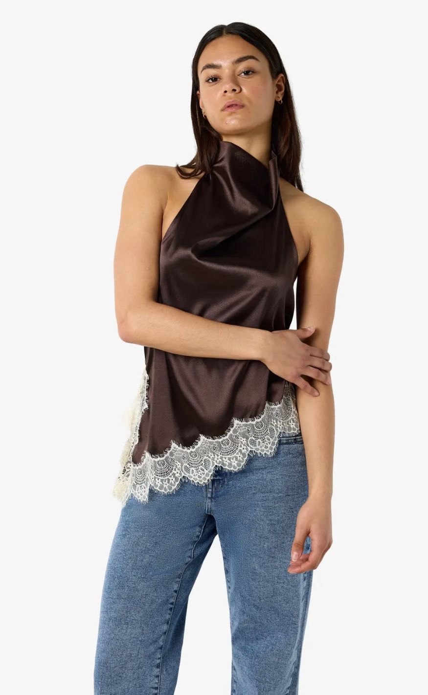 Noisy May Topp - Sofie Satin - Chocolate Brown/Birch Lace