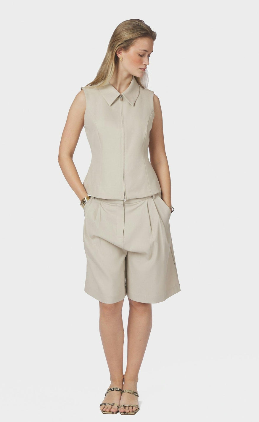Neo Noir Vest - Annabella Structure - Creme