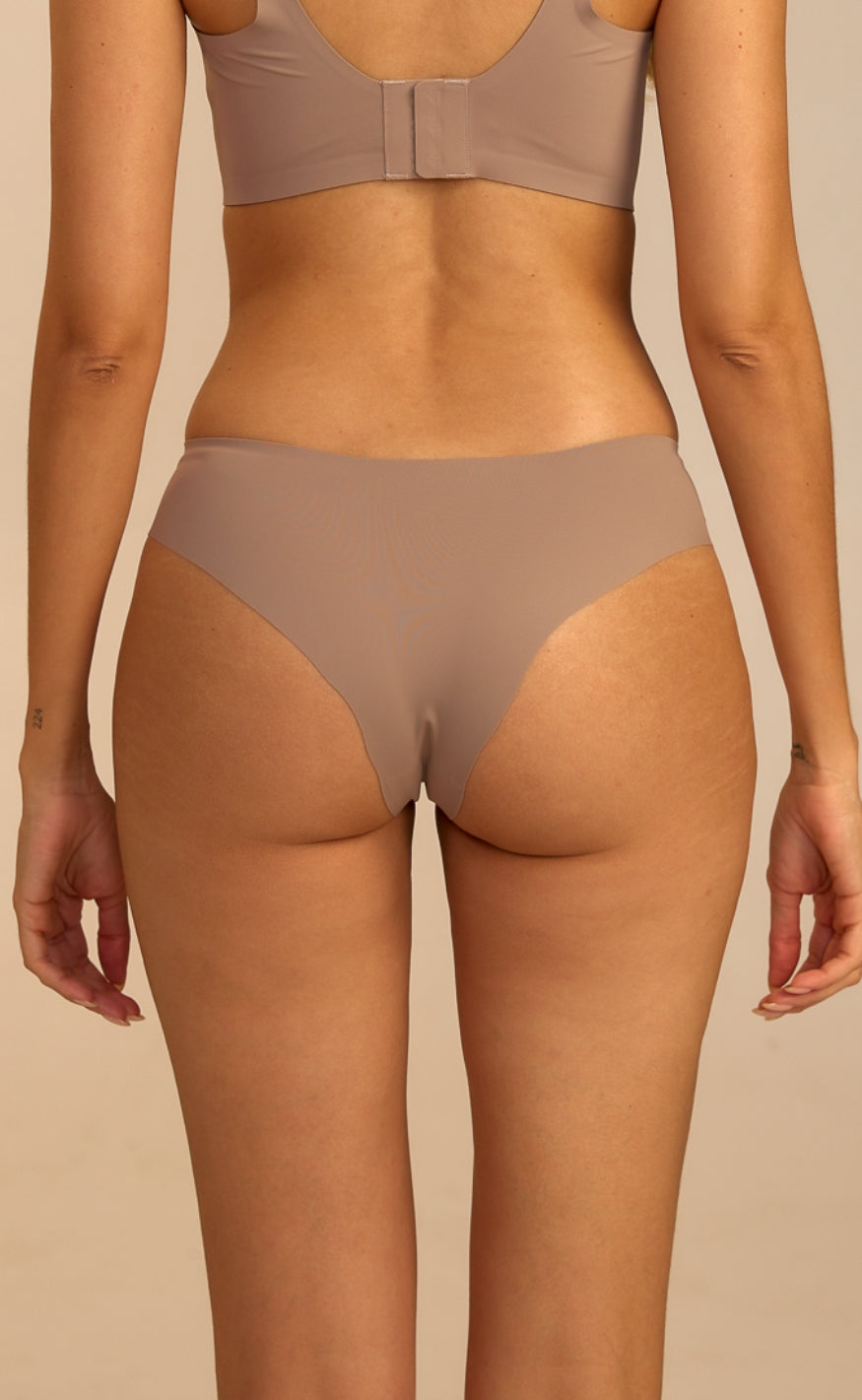 FemiFemme Truse - Invisible Soft Brazilian String - Soft Mocha