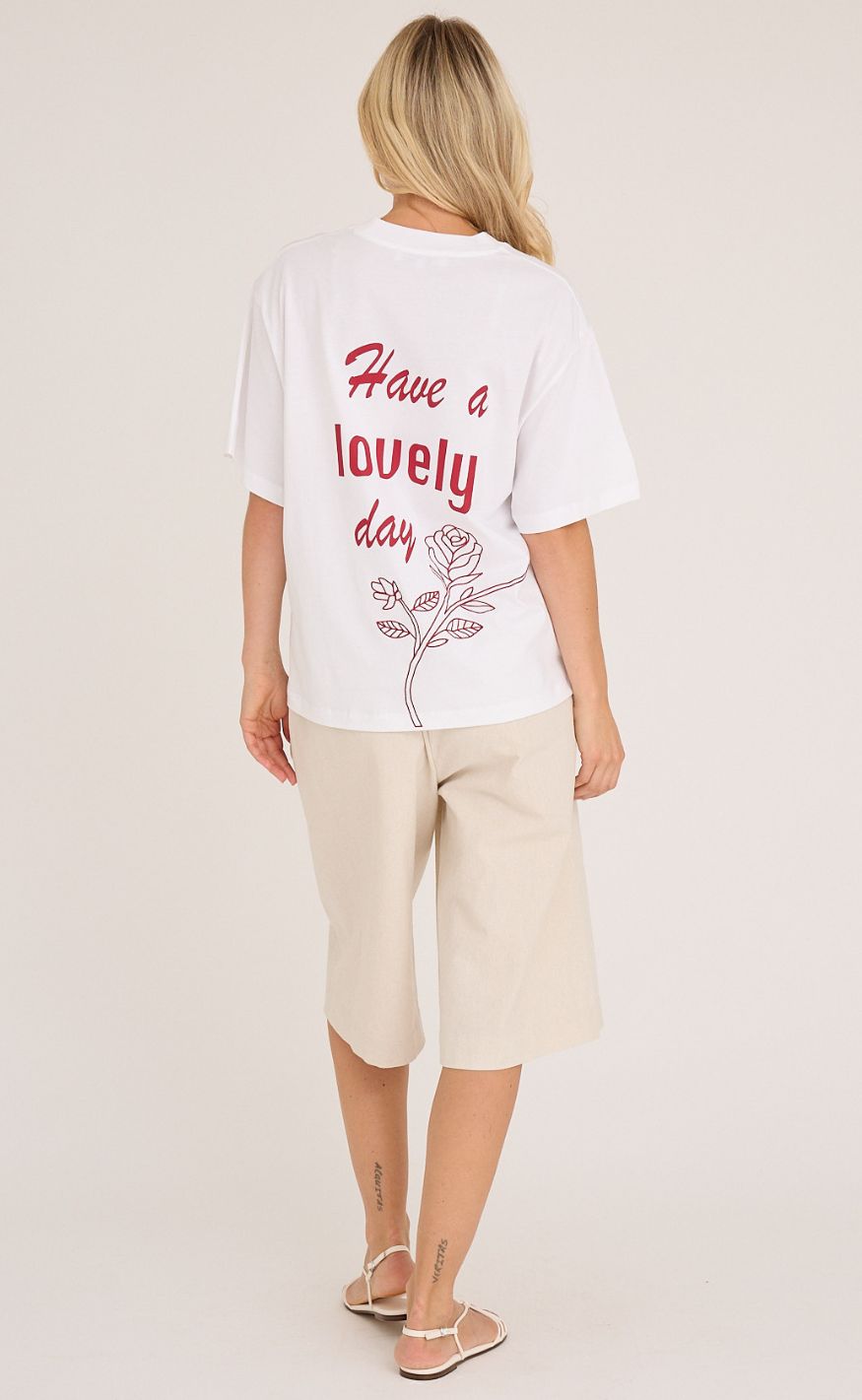 A-View T-Shirt - Lovely - White