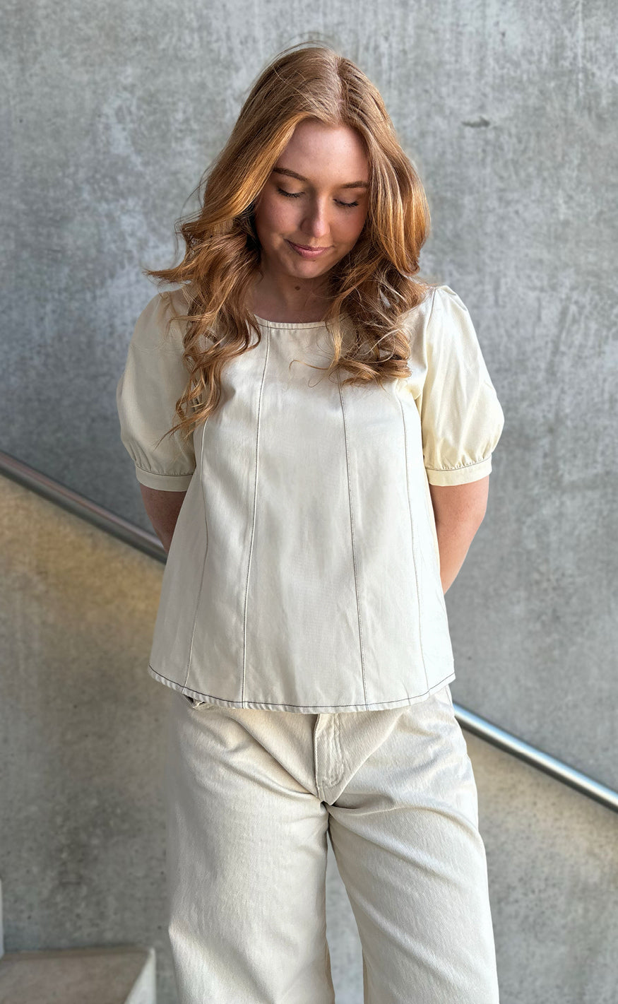 INA Copenhagen T-Shirt - Daniella Denim - Creme W. Brown Stitches