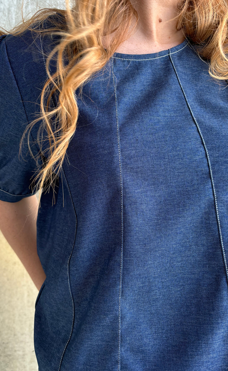 INA Copenhagen T-Shirt - Daniella Denim - Denim Blue W. White Stitches