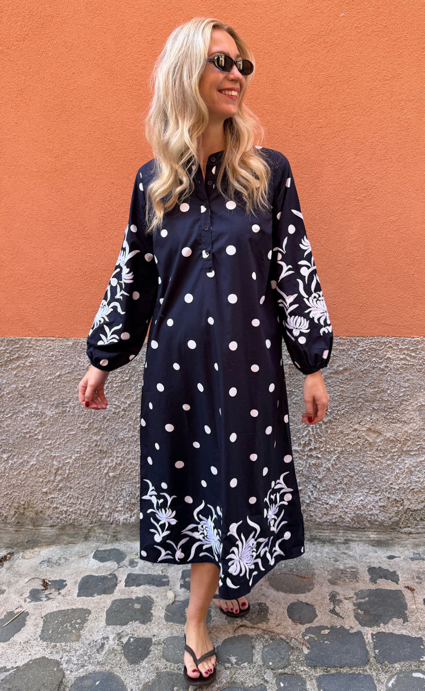 Say INA Copenhagen Kjole - Tilde Long - Navy Blue W. White Dots & Embroidery