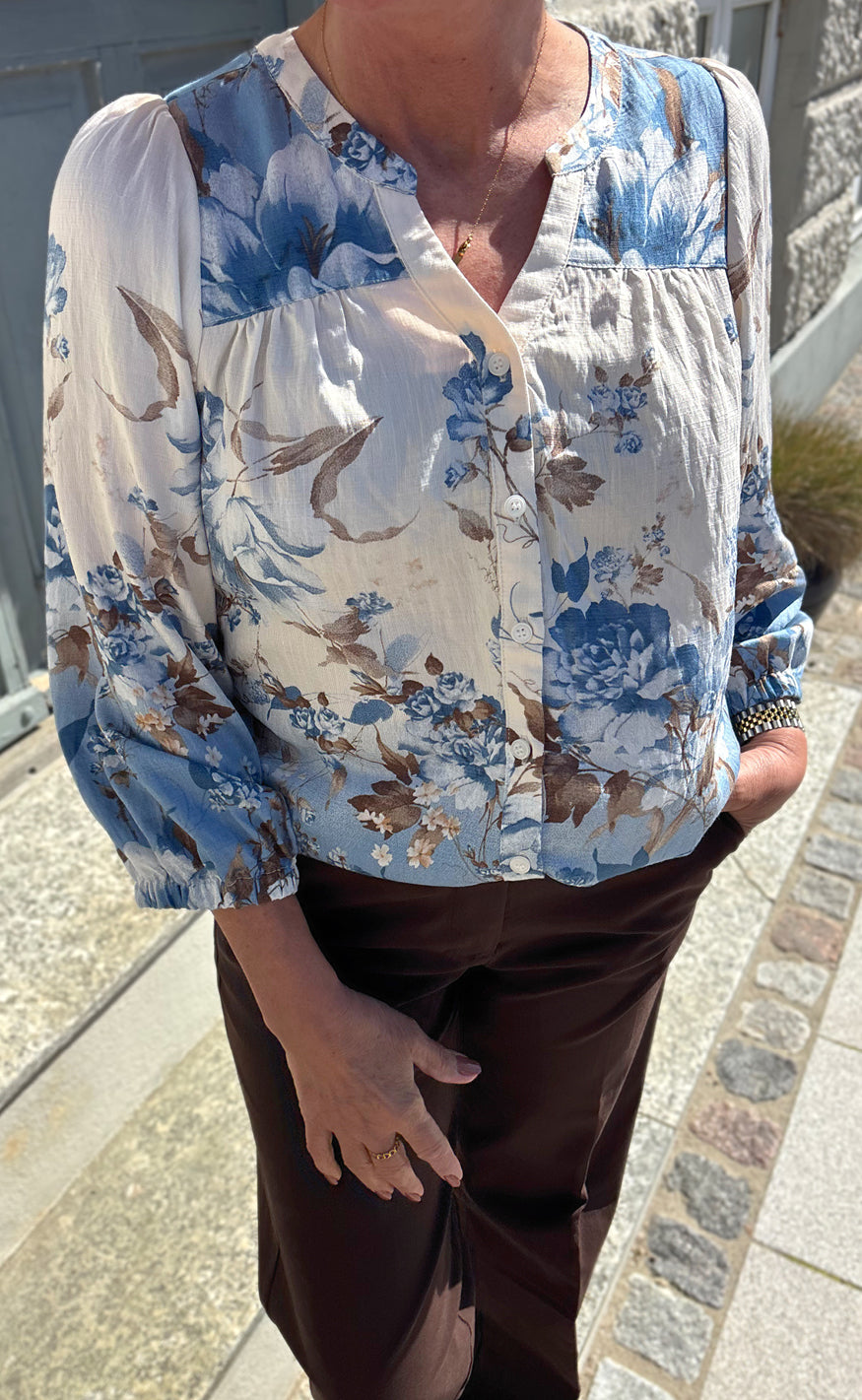 Say INA Copenhagen Skjorte - Carly - New Off White W. Blue / Brown Flowers