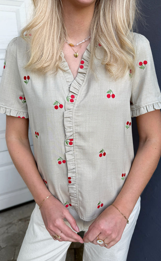 Say INA Copenhagen Topp - Catja - Sand W. Cherries