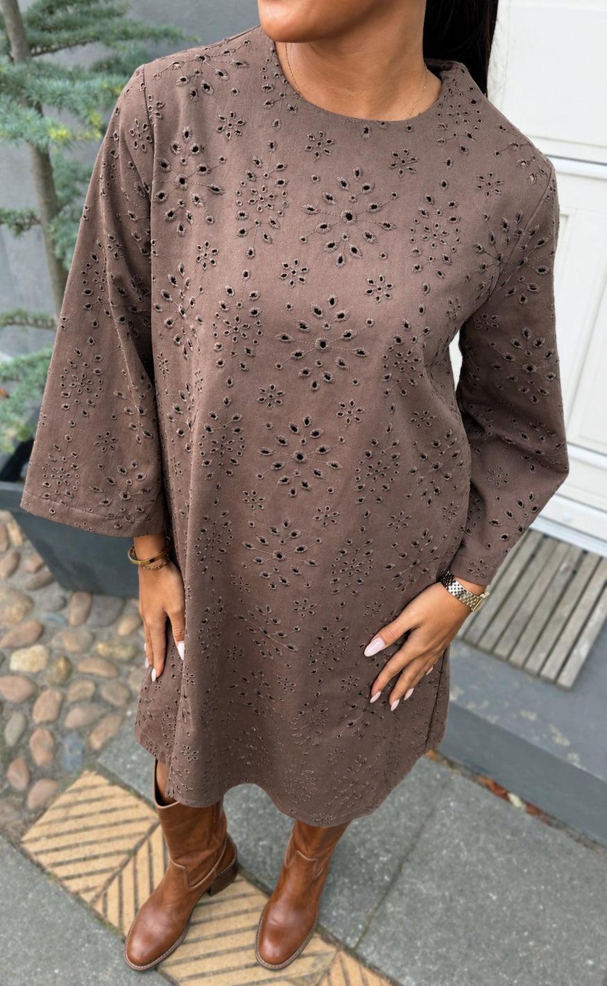 Say INA Copenhagen Kjole - Blake - Brown w. Embroidery